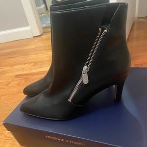 Adrienne Vittadini  Ankle Boits